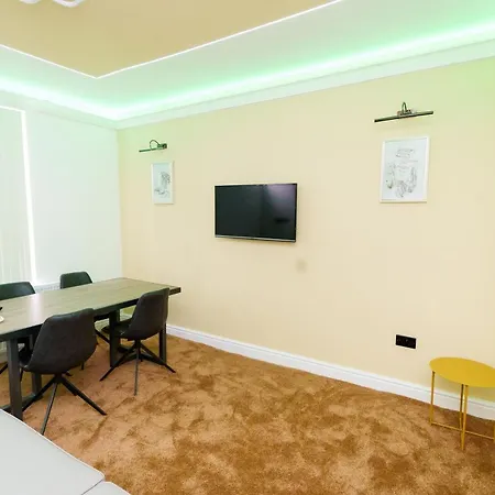 Richmond House * Leeds